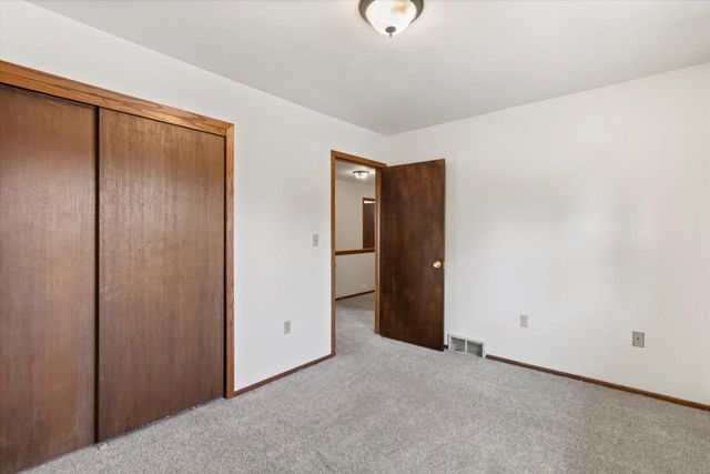 2712 Welsh COURT #2714, Waukesha, WI 53188