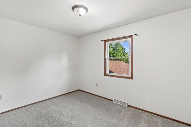 2712 Welsh COURT #2714, Waukesha, WI 53188