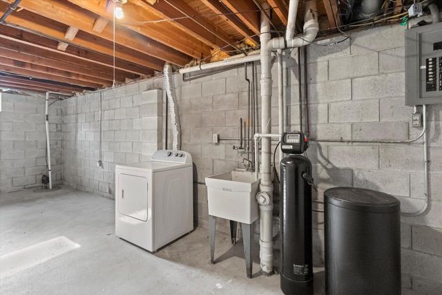 2712 Welsh COURT #2714, Waukesha, WI 53188