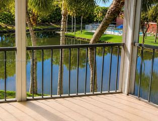 309 Lakeview Dr 204, Weston, FL 33326