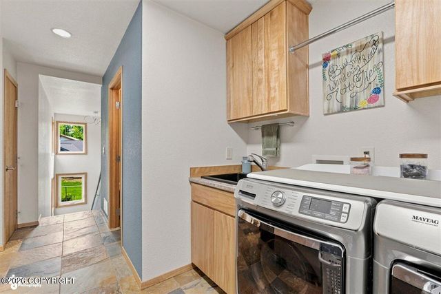 8670 Kushtaka Circle, Anchorage, AK 99504