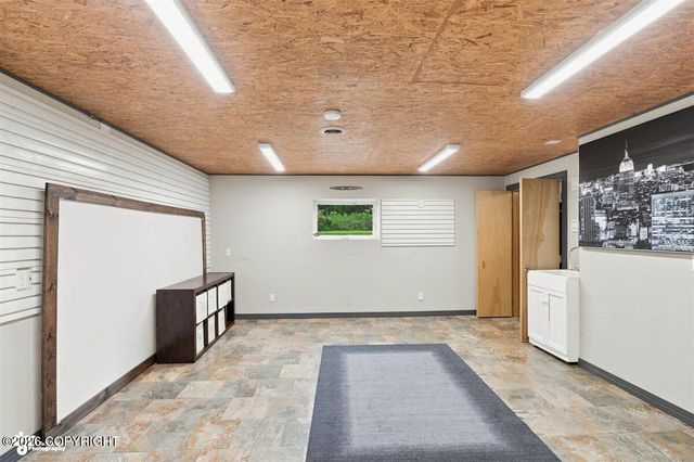 8670 Kushtaka Circle, Anchorage, AK 99504