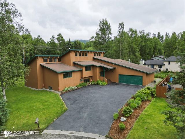 8670 Kushtaka Circle, Anchorage, AK 99504