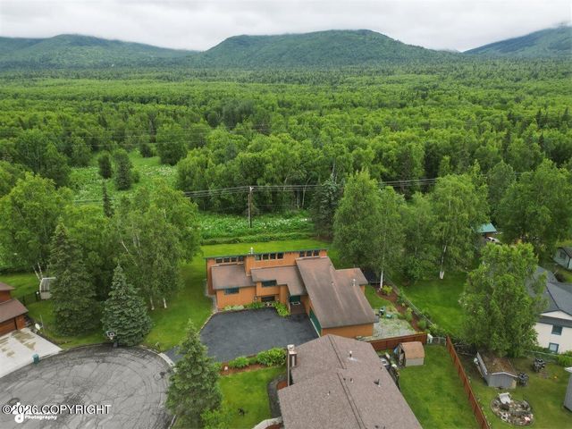 8670 Kushtaka Circle, Anchorage, AK 99504