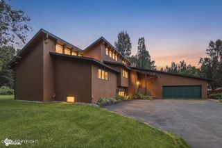 8670 Kushtaka Circle, Anchorage, AK 99504