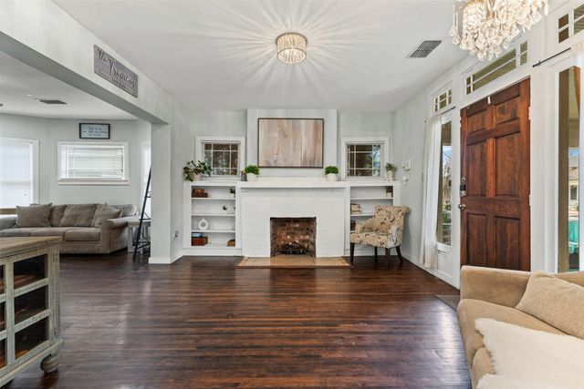 1632 Washington Avenue, Fort Worth, TX 76104