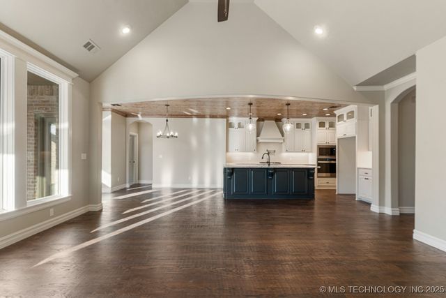 9104 E 62nd Place S, Tulsa, OK 74133