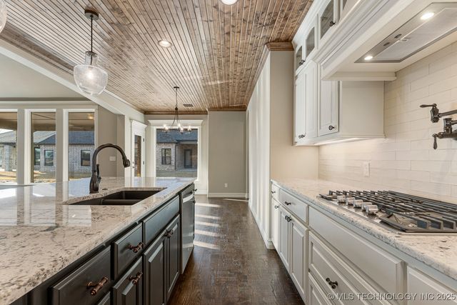 9104 E 62nd Place S, Tulsa, OK 74133