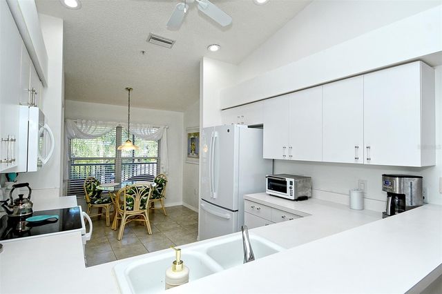 5221 MAHOGANY RUN AVENUE 223, Sarasota, FL 34241