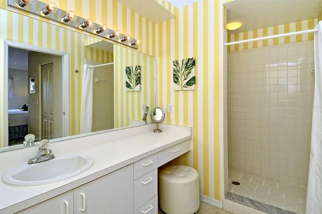 5221 MAHOGANY RUN AVENUE 223, Sarasota, FL 34241