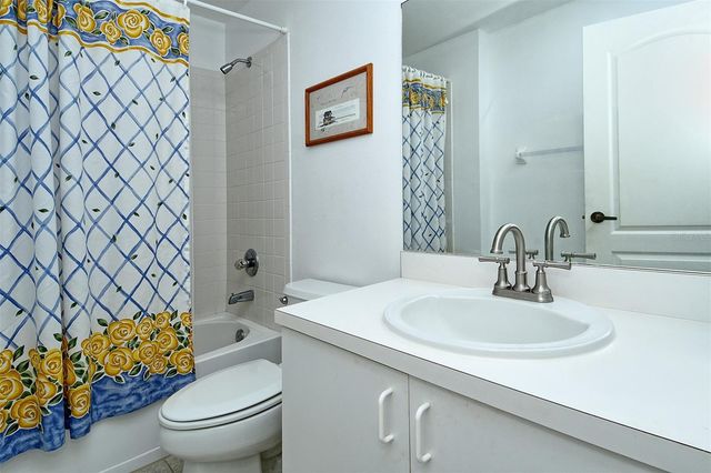 5221 MAHOGANY RUN AVENUE 223, Sarasota, FL 34241