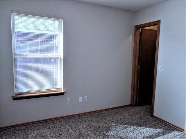 2821 East Lake Drive, Norman, OK 73071