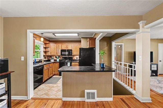 30 S Village Drive, Liberty, MO 64068