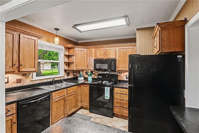 30 S Village Drive, Liberty, MO 64068