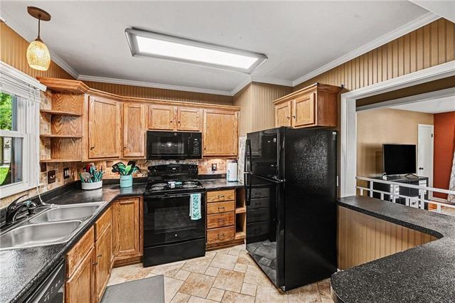 30 S Village Drive, Liberty, MO 64068