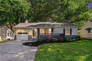 30 S Village Drive, Liberty, MO 64068
