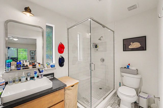 2100 Commonwealth Street M, Houston, TX 77006