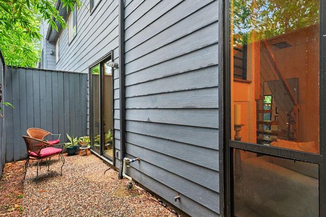2100 Commonwealth Street M, Houston, TX 77006