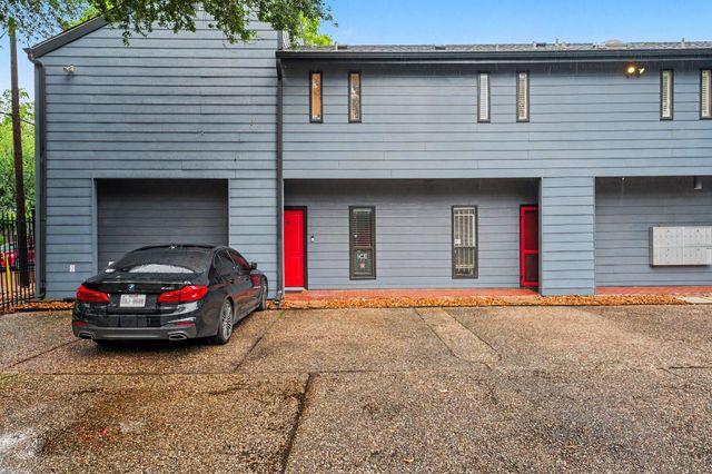 2100 Commonwealth Street M, Houston, TX 77006