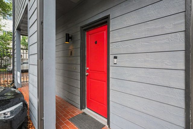 2100 Commonwealth Street M, Houston, TX 77006
