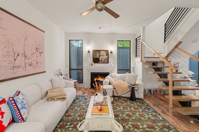2100 Commonwealth Street M, Houston, TX 77006