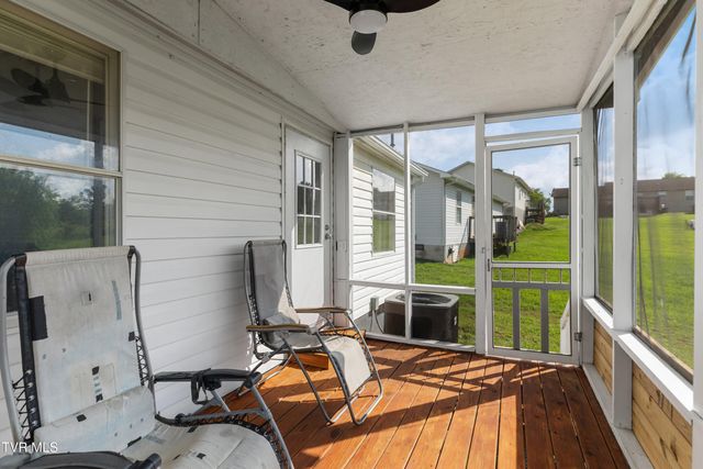 753 North Country Lane, Kodak, TN 37764
