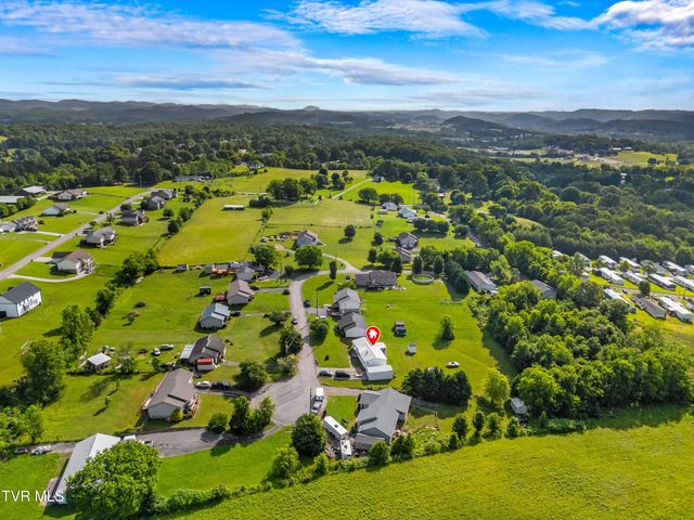 753 North Country Lane, Kodak, TN 37764
