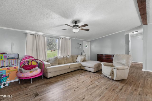 753 North Country Lane, Kodak, TN 37764