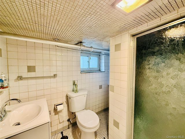 1813 Willow Lane, Bronx, NY 10461