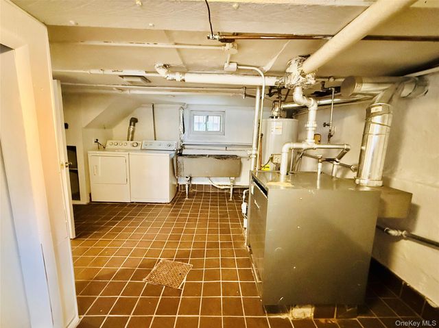 1813 Willow Lane, Bronx, NY 10461