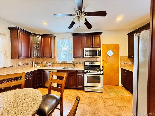 1813 Willow Lane, Bronx, NY 10461