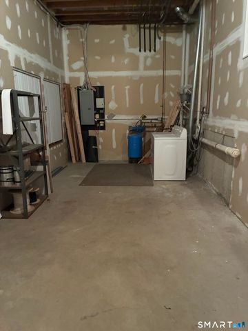 14 Brookview Circle, Canton, CT 06019