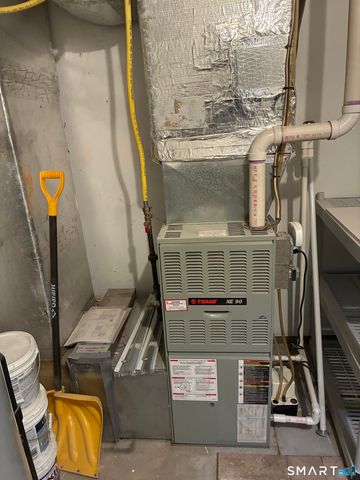 14 Brookview Circle, Canton, CT 06019