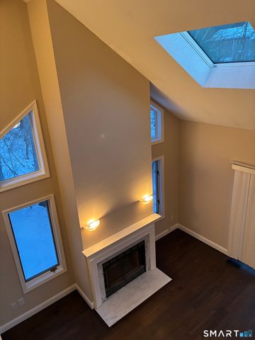 14 Brookview Circle, Canton, CT 06019