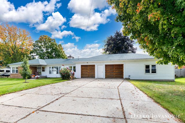 390 W Division Street, Sparta Vllg, MI 49345