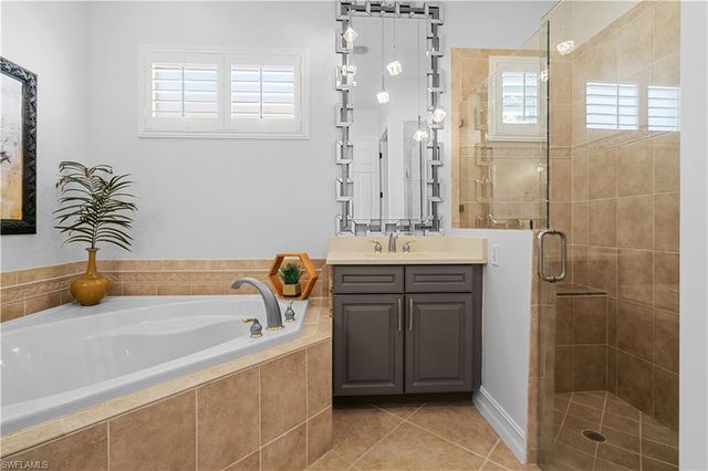 6977 Bent Grass DR, Naples, FL 34113