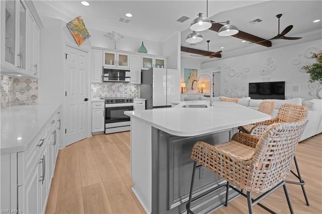 6977 Bent Grass DR, Naples, FL 34113