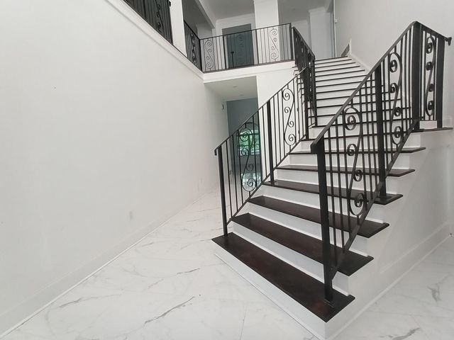 5690 WALNUT GROVE RD, Memphis, TN 38120