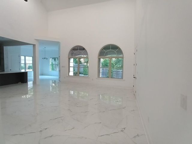 5690 WALNUT GROVE RD, Memphis, TN 38120