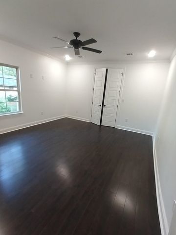 5690 WALNUT GROVE RD, Memphis, TN 38120