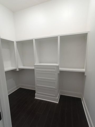 5690 WALNUT GROVE RD, Memphis, TN 38120