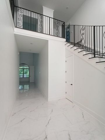 5690 WALNUT GROVE RD, Memphis, TN 38120