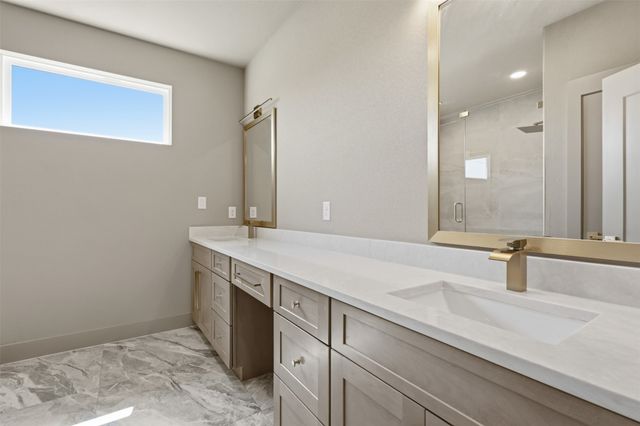 340 N Moore Street, Dallas, TX 75203