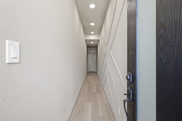 340 N Moore Street, Dallas, TX 75203