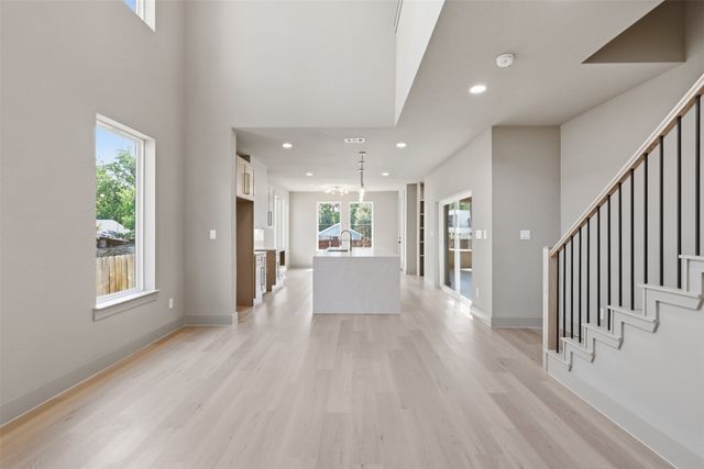 340 N Moore Street, Dallas, TX 75203
