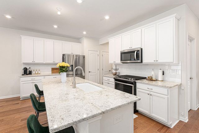 2857 Fairgrove Crescent, Ann Arbor, MI 48108