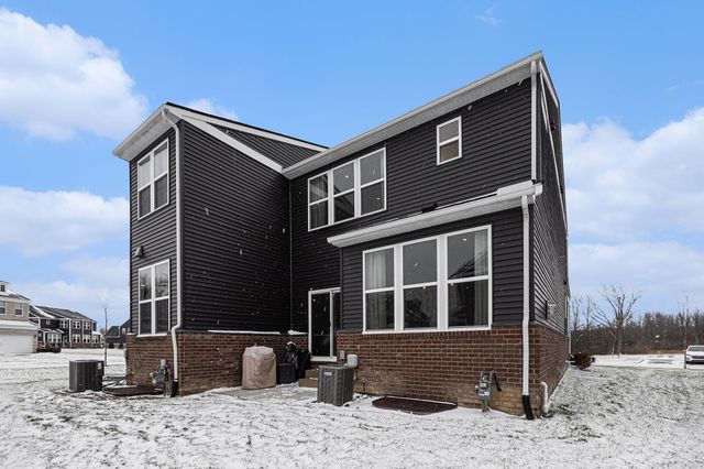 2857 Fairgrove Crescent, Ann Arbor, MI 48108