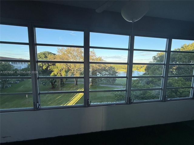 301 SW 135th Avenue 402C, Pembroke Pines, FL 33027