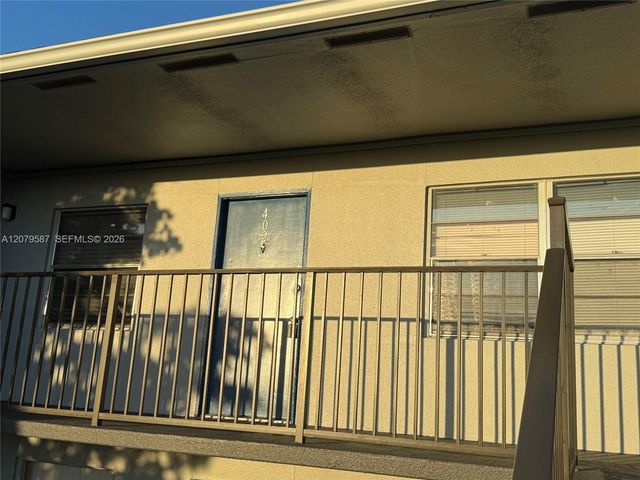 301 SW 135th Avenue 402C, Pembroke Pines, FL 33027