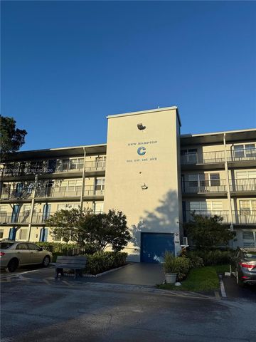 301 SW 135th Avenue 402C, Pembroke Pines, FL 33027